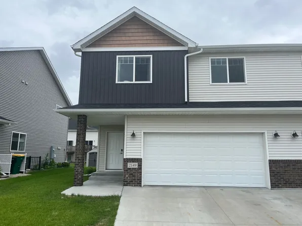 2149 Dock Dr W, West Fargo, ND 58078