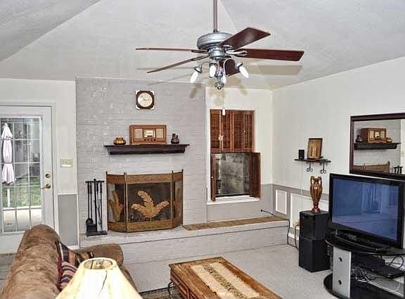 2nd image of 432 Meadowhill Dr