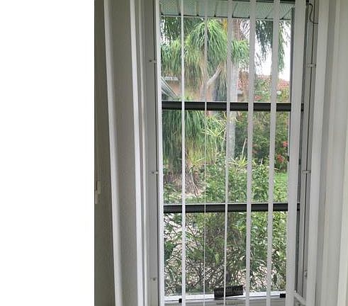 3rd image of 2921 SW 39th St