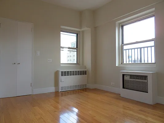 Rented by Stonehenge NYC LLC | media 4