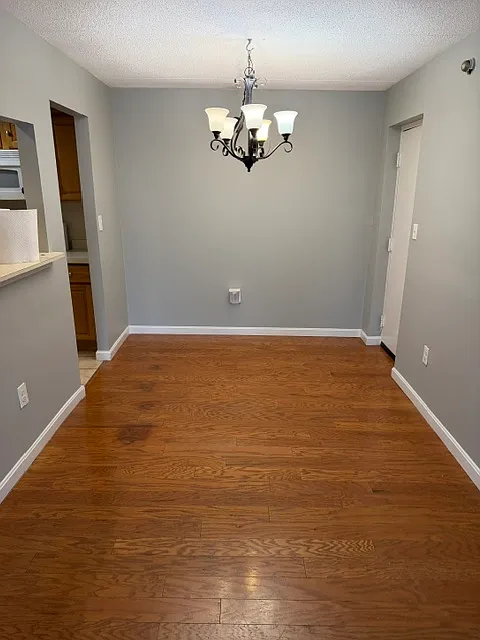 2 bed, 950 sqft, $2,400 — Photo 4