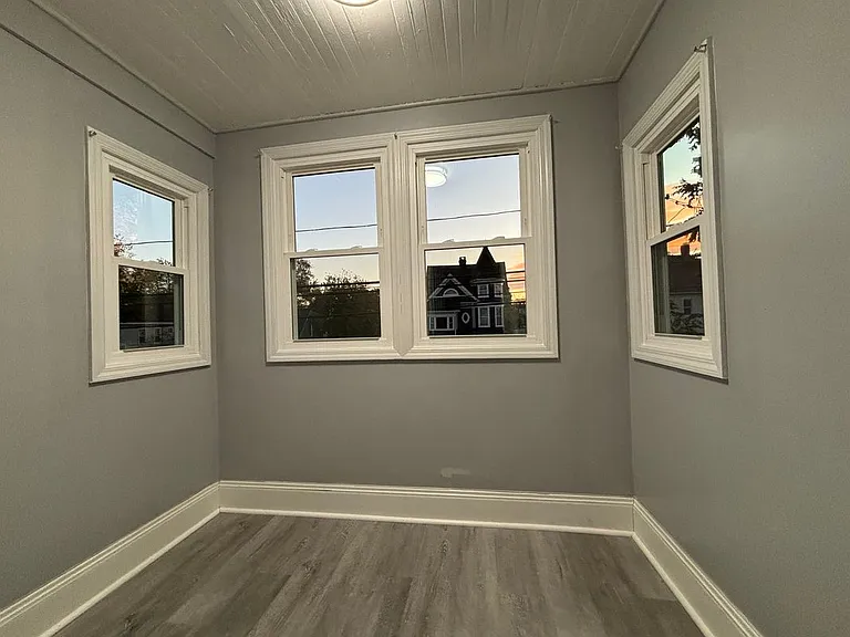 1158 Howard Ave #1 — Photo 19