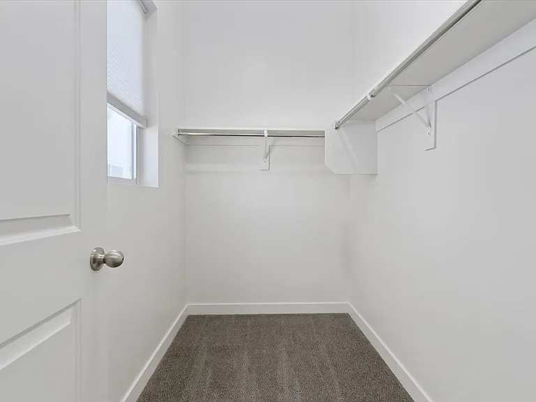 238 W Paramount Ave — Photo 22