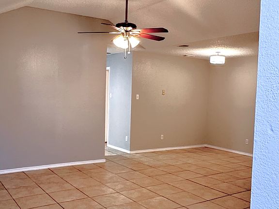2nd image of 2718 Sunset Strip Ave