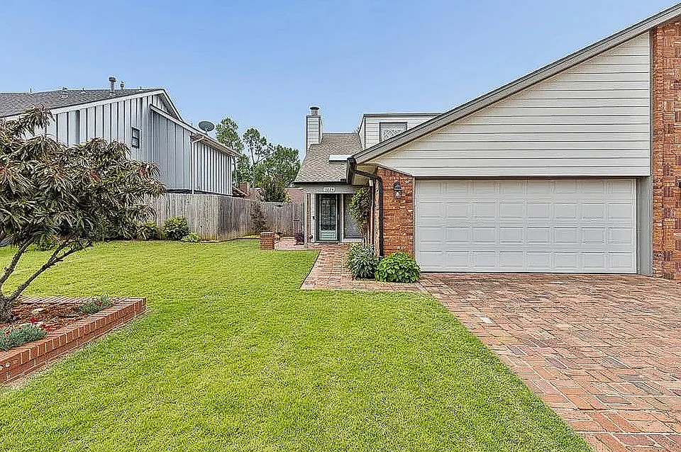 3224 Castlerock Rd