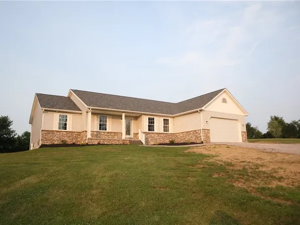 100 Cypress Dr, Daisytown, PA 15427