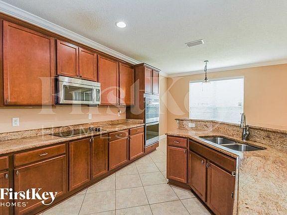 5th image of 834 Glendale Ln