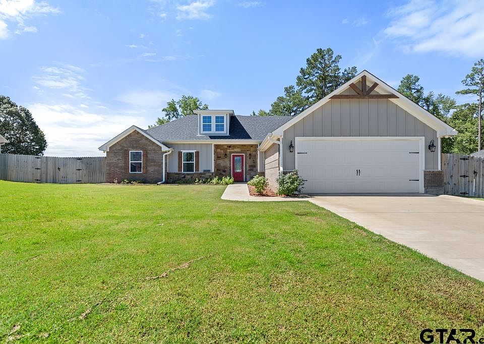 1st image of 18328 Timber Oaks Dr