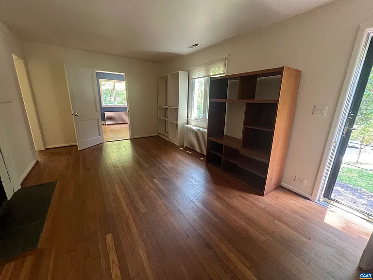 1429 Gentry Ln — Photo 6