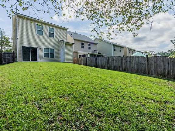 4th image of 199 Stanley Ct