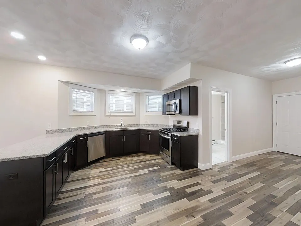 122 Oakland Ave #3