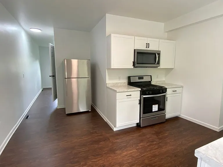924 Excelsior St — Photo 2