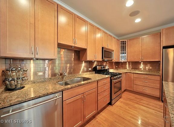 5th image of 1523 N Artesian Ave #101