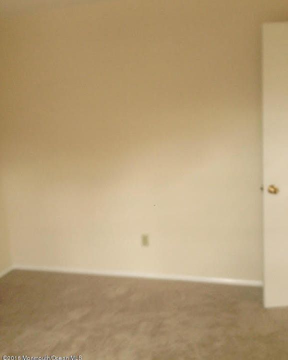 2nd image of 92 Woodlake Manor Dr #1000