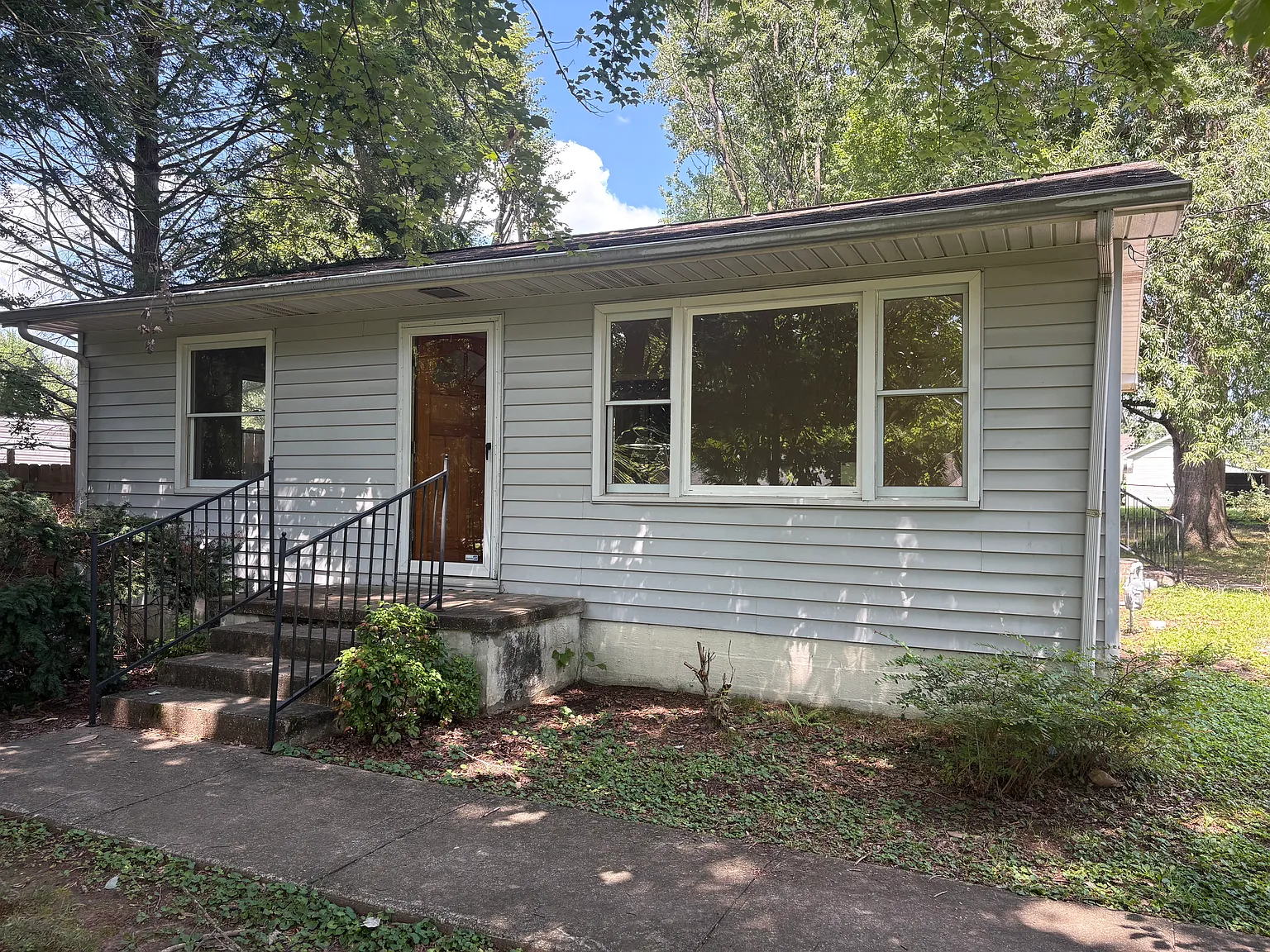 2 bed, 750 sqft, $995 — Photo 1