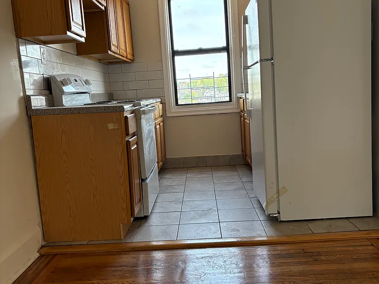 30 Locust Hill Ave #7E — Photo 5