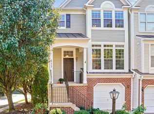 47649 Weatherburn Ter, Sterling, VA 20165