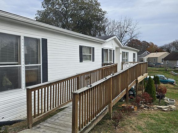 3rd image of 464 Perryville St