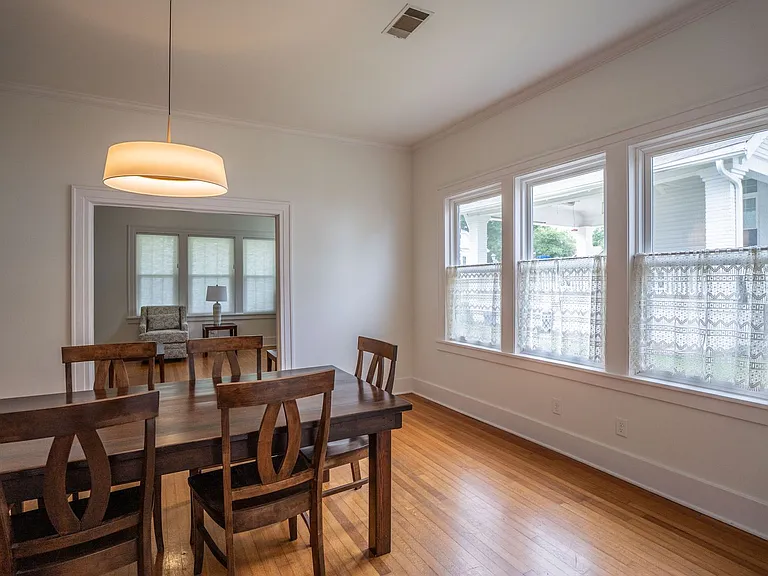 303 N Woodrow St — Photo 10