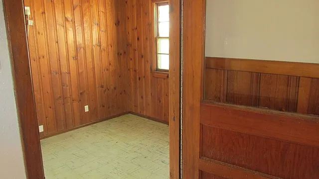 DEN LOOKING FROM KITCHEN DOOR