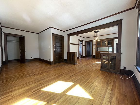 5th image of 2549 Fillmore St NE #2