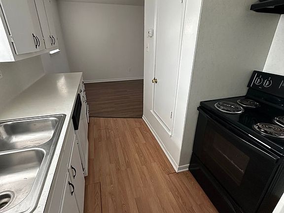 5th image of 102 E Avenue A #A-9