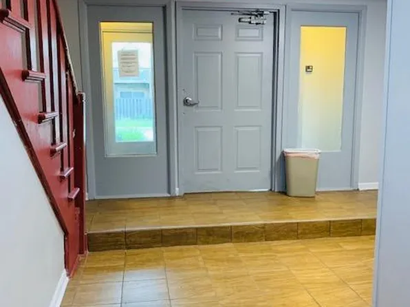 555 Deepwoods Dr #3, Mundelein, IL 60060