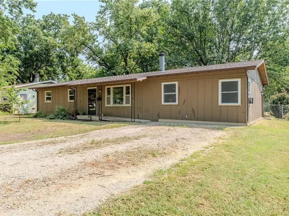 1608 S Malcolm Ave, Chanute, KS 66720