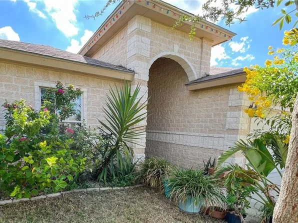 834 N 7th St, Alamo, TX 78516