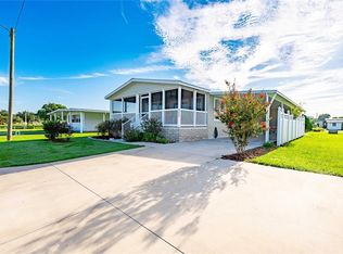 5420 Comanche St, Zephyrhills, FL 33542