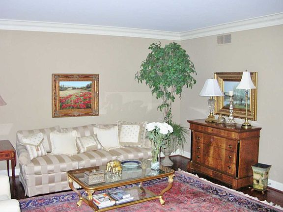 2nd image of 3399 Woodview Dr