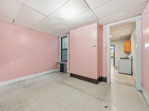 73 Virginia Avenue image 7 of 28