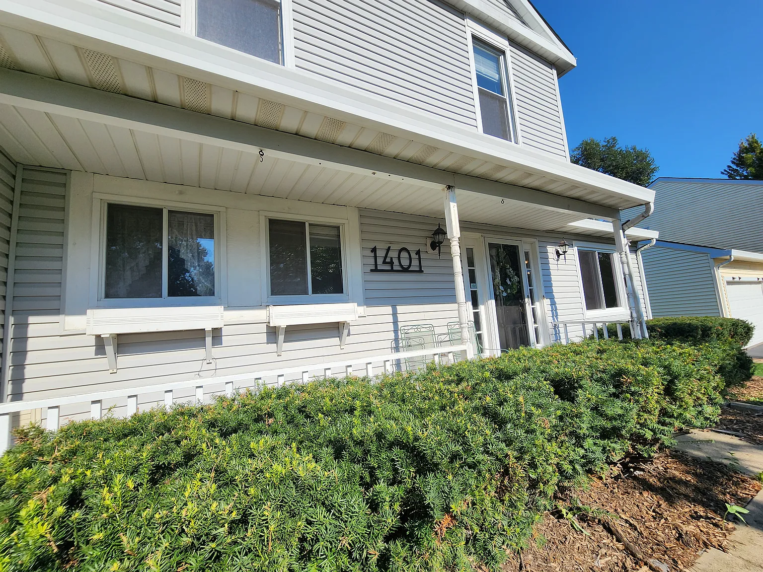 3 bed, 1400 sqft, $3,328 — Photo 3
