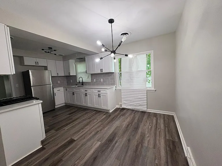 1037 Keystone Dr — Photo 5