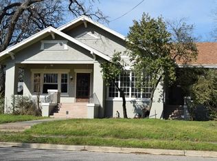 306 E 7th St, Cameron, TX 76520
