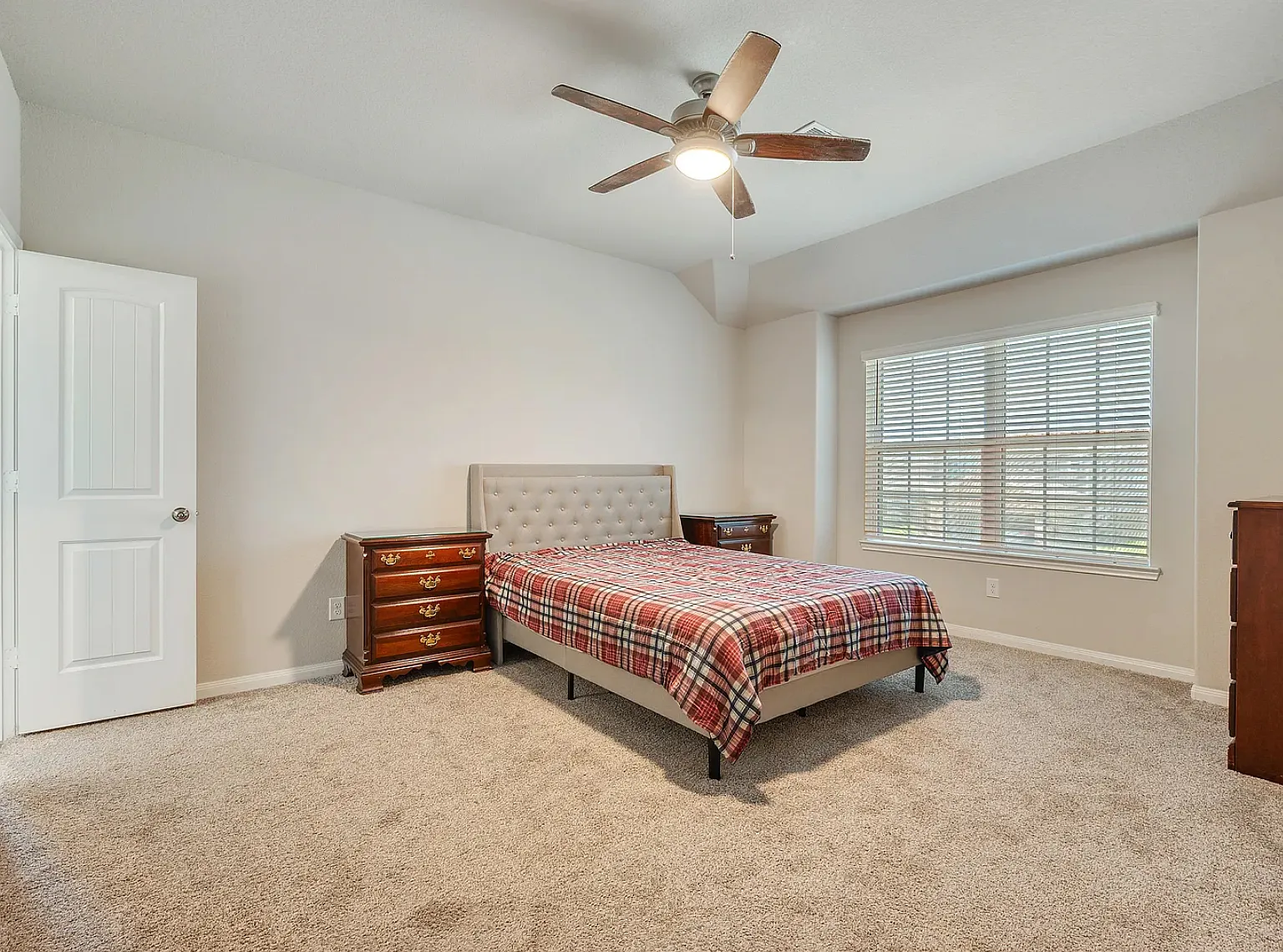 1 bed, 2100 sqft, $800 — Photo 2