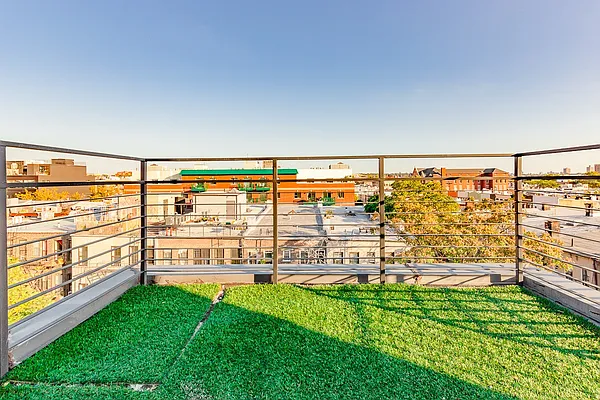 Rented by MySpaceNYC | media 47