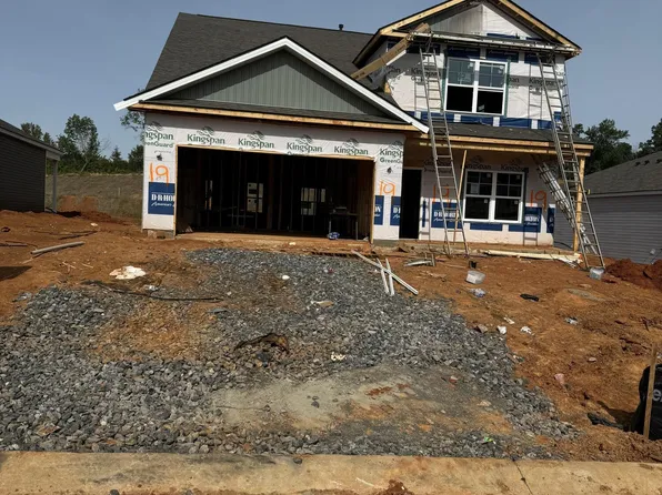 143 Tanasqui Dr, Johnson City, TN 37604