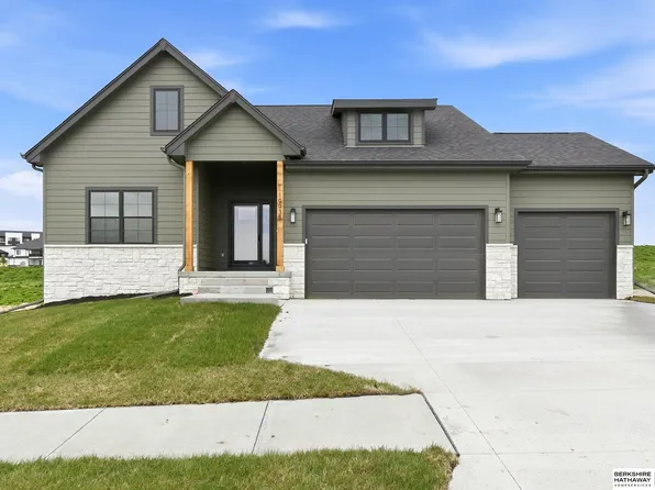 19938 Weir St, Omaha, NE 68135