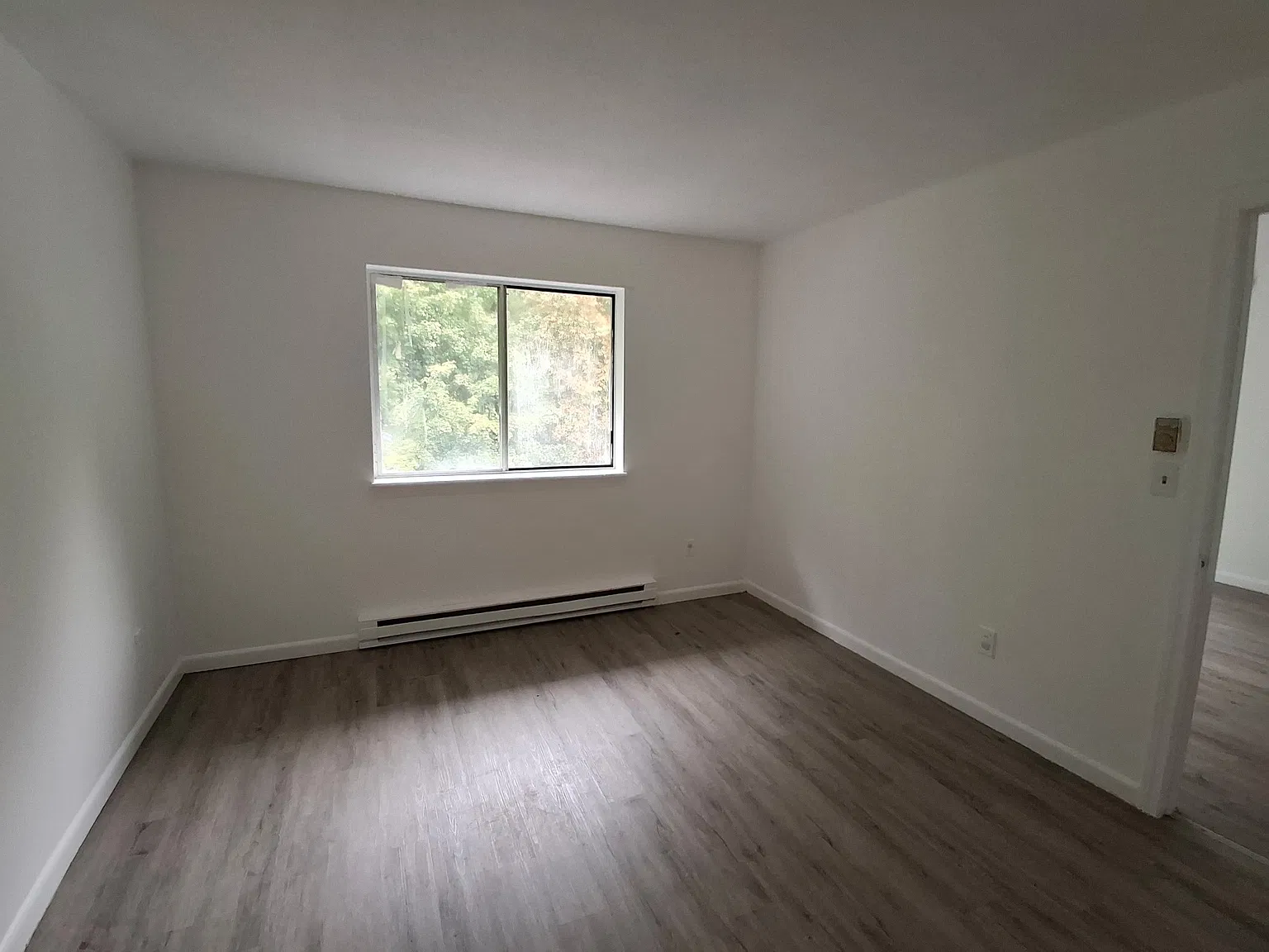 2 bed, $1,300 — Photo 3