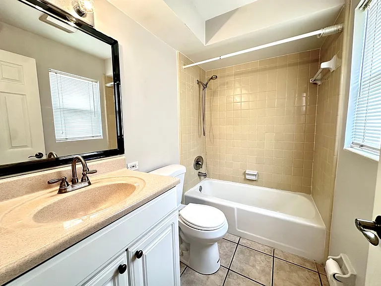 1458 Cleveland St — Photo 8