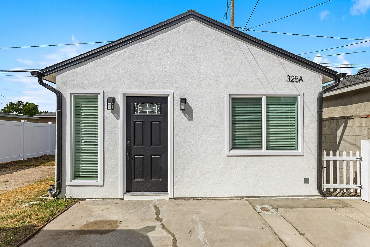 1 bed, 360 sqft, $2,500 — Photo 3
