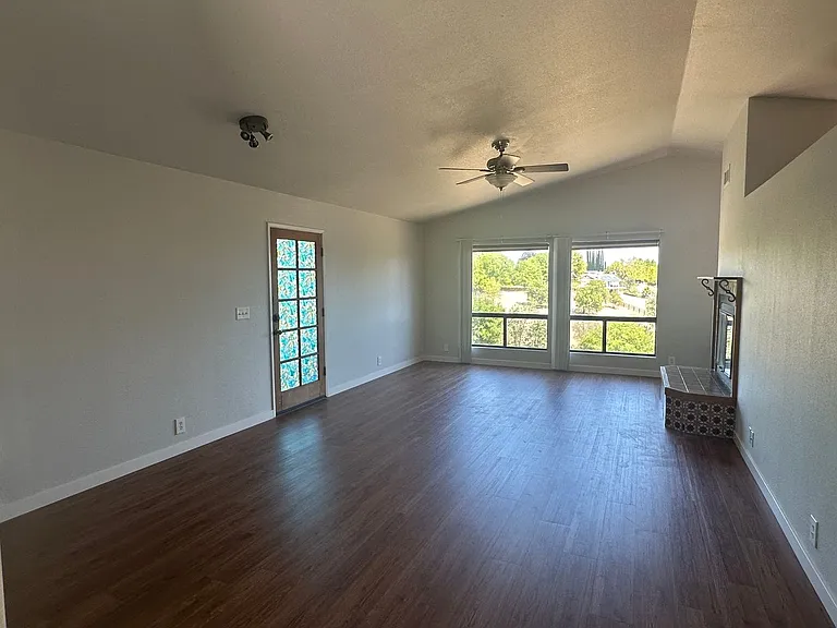 744 N Trigo Ln — Photo 3