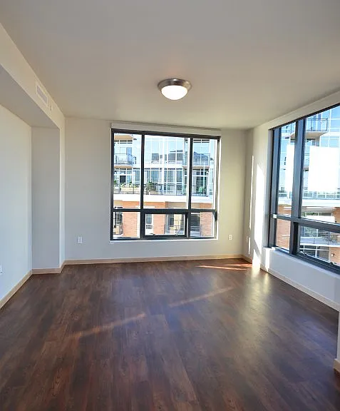 Venture Luxury High Rise — Photo 214