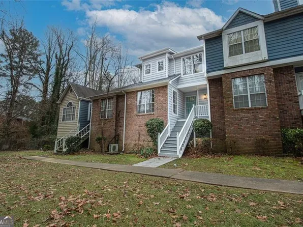 1084 Old Saybrook Ct, Stone Mountain, GA 30083
