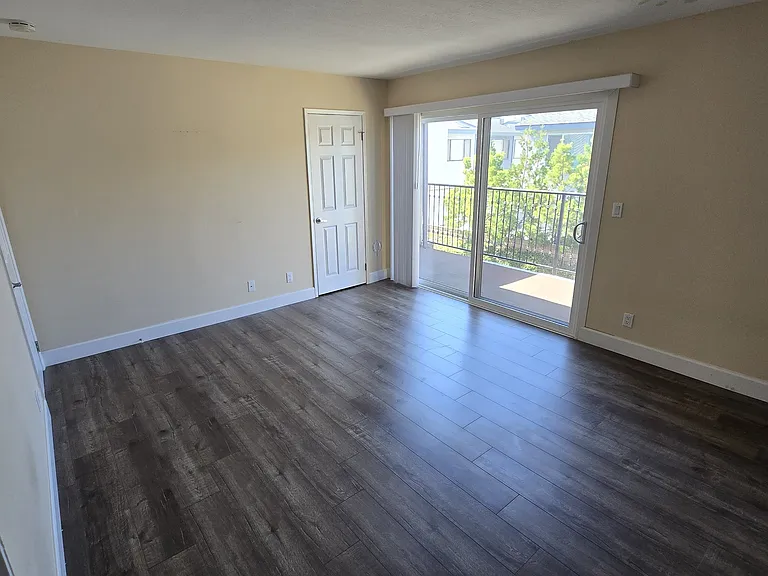 9563 Graham St — Photo 7