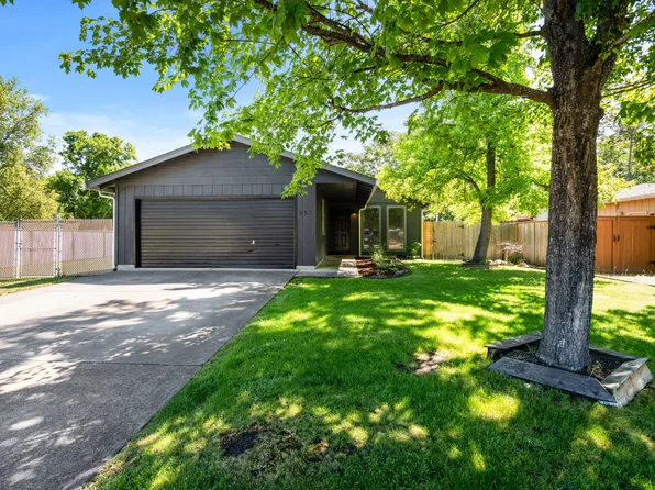 557 Glenn Way, Central Pt, OR 97502