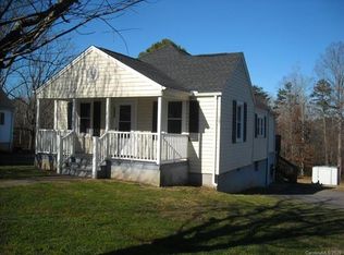 4112 Henry River Rd, Hickory, NC 28602