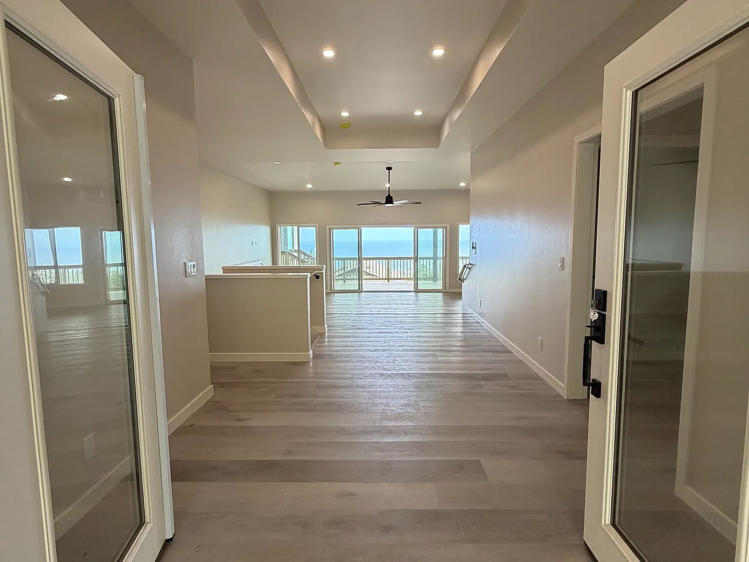 5 bed, 4.5 bath, 5035 sqft, $7,300 — Photo 4