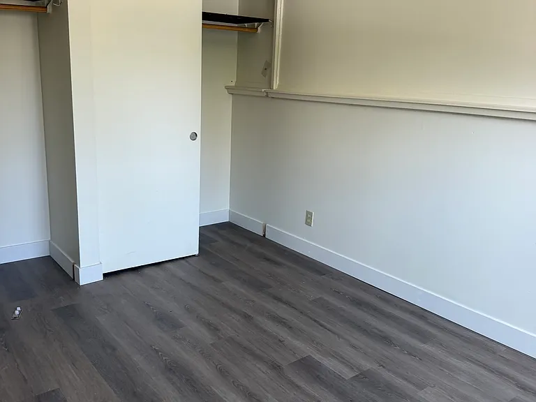 909 N 74th St #101 — Photo 13